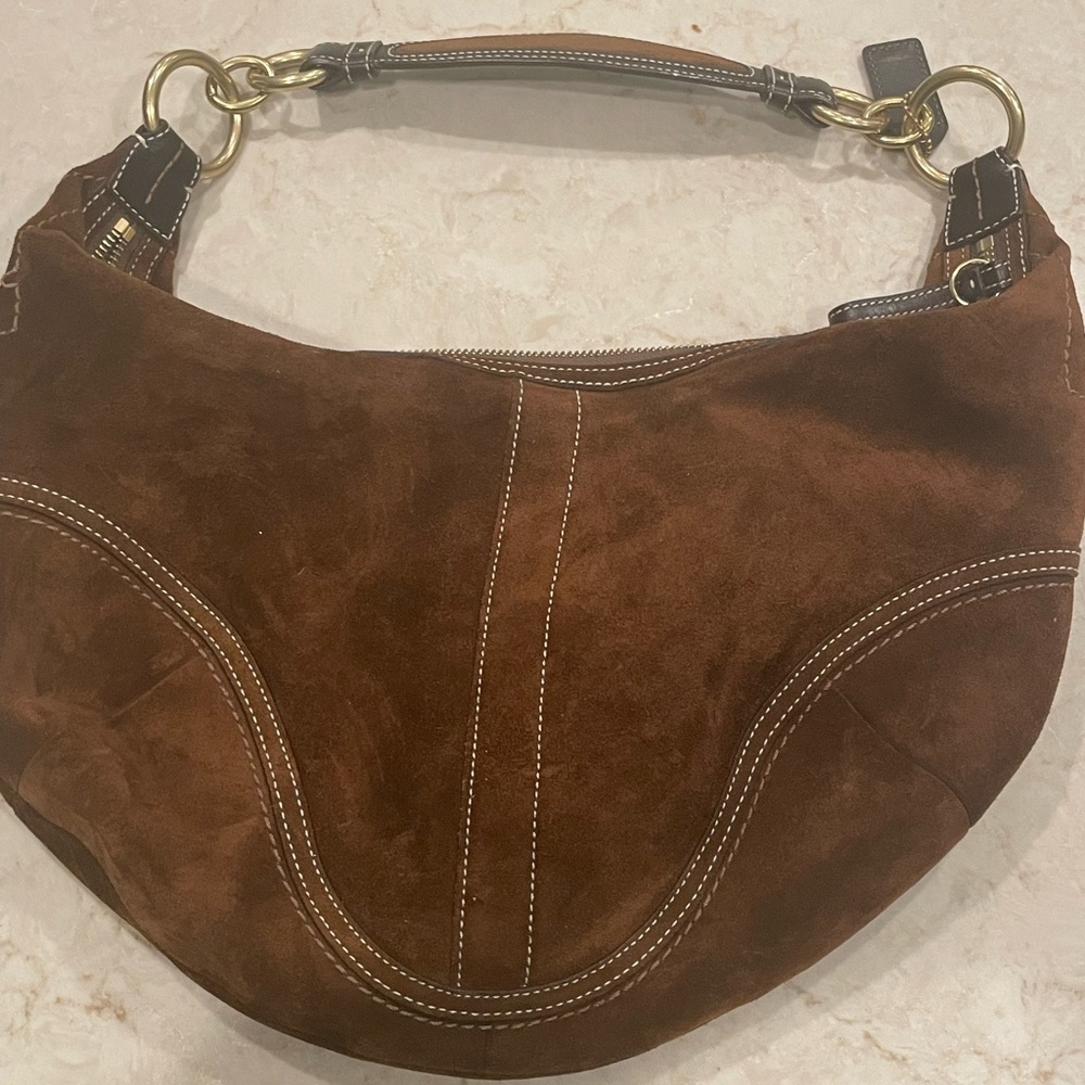 Coach brown suede hobo in excellent condition. Great fall bag in rich brown.
